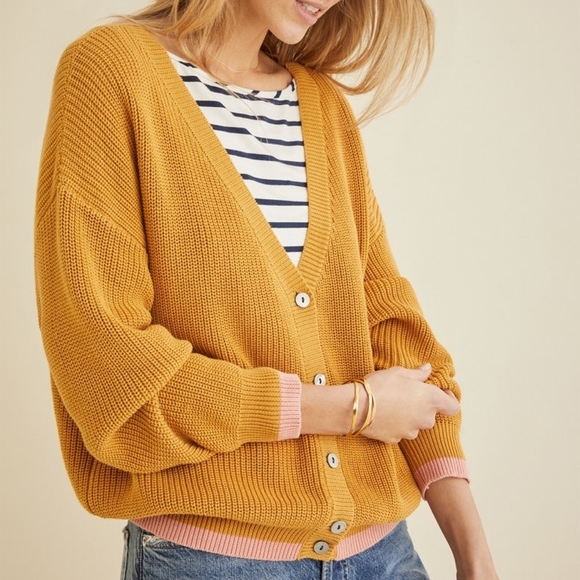 Amour Vert Sweaters - NWOT Amour Vert Livonia Cardigan